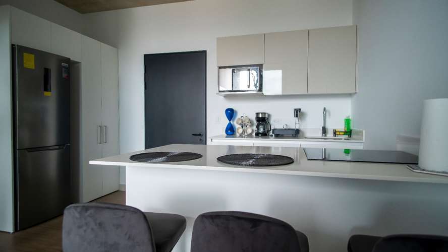 Apartamento de lujo amueblado y equipado en Escalante, torre Secret, con balcón y vistas