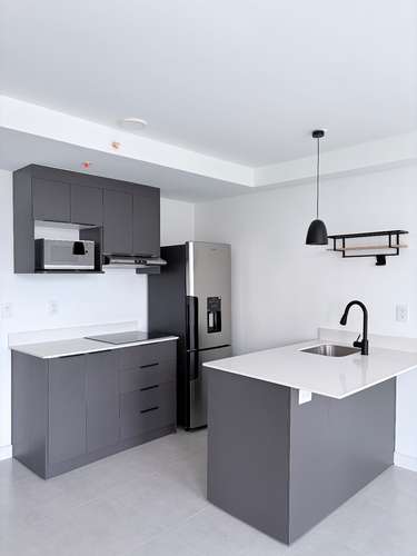 Estudio con línea blanca en Condominio Sky Garden Sabana