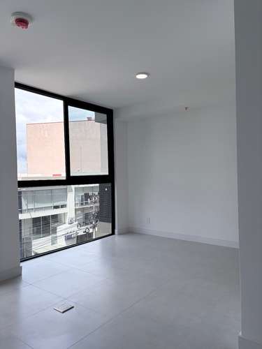 Estudio con línea blanca en Condominio Sky Garden Sabana
