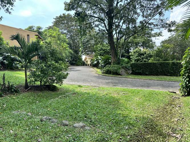 Lote en Condominio Exclusivo  - Imagen 2