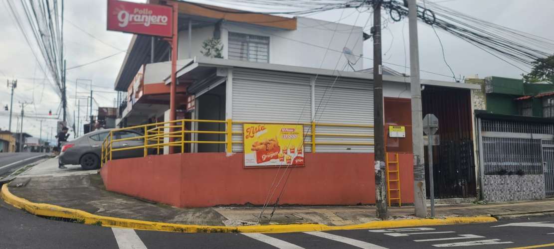 Local Esquinero 33 m2  en Centro Comercial Curridabat - Imagen 9