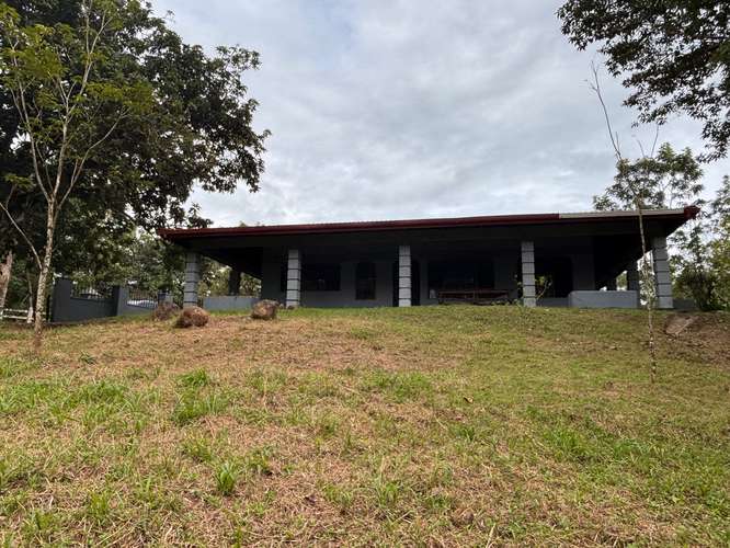House with access to the San Carlos River, just 35 minutes from Arenal Volcano and La Fortuna.