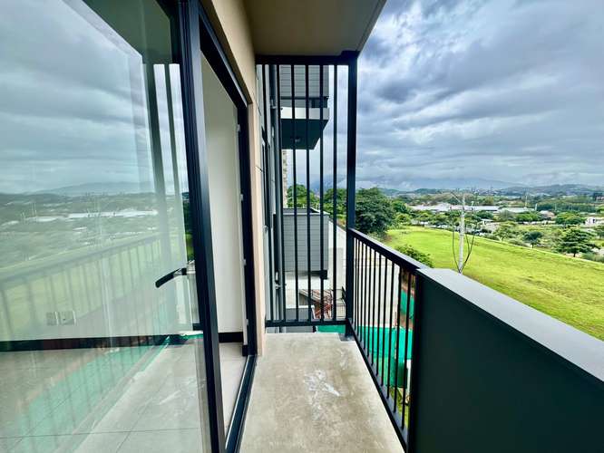 Apartamento NUEVO amplio de dos dormitorios en Heredia