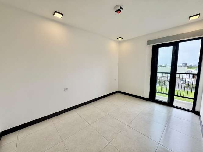 Apartamento NUEVO amplio de dos dormitorios en Heredia