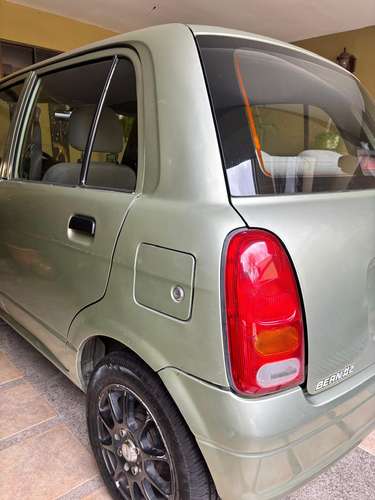 DAIHATSU CUORE 2001