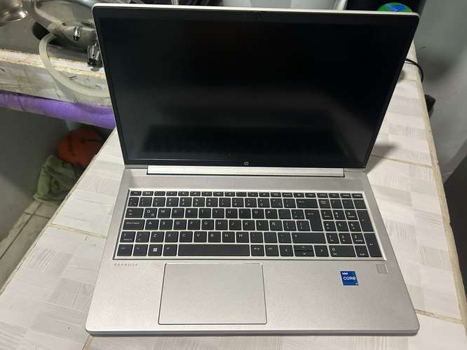 LAPTOP BARATA HP 450 