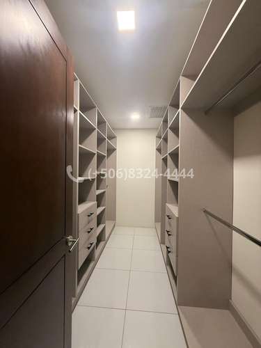 Apartamento dúplex de lujo con jardín privado en alquiler | San Rafael de Escazú - Imagen 18