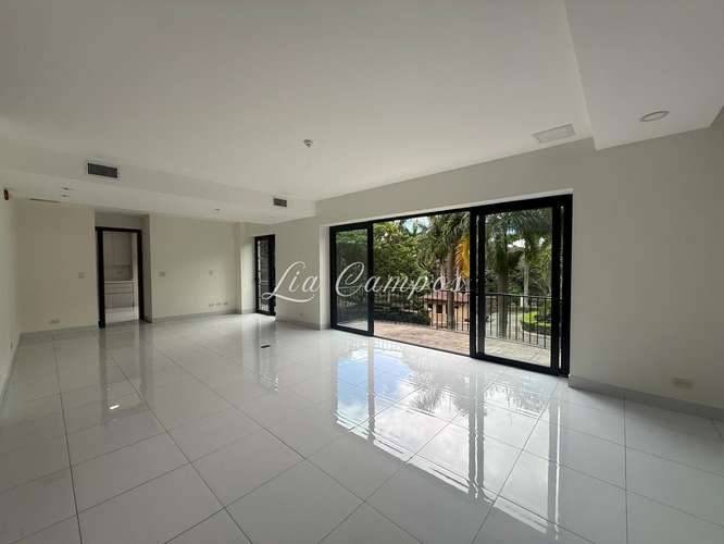 Apartamento dúplex de lujo con jardín privado en alquiler | San Rafael de Escazú - Imagen 9