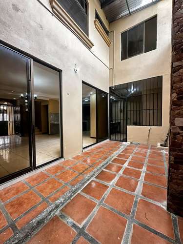 Se alquila casa de 2 plantas en Residencial Vistas del Este, Tres Ríos - 3 Habs, Oficina, Mascotas permitidas