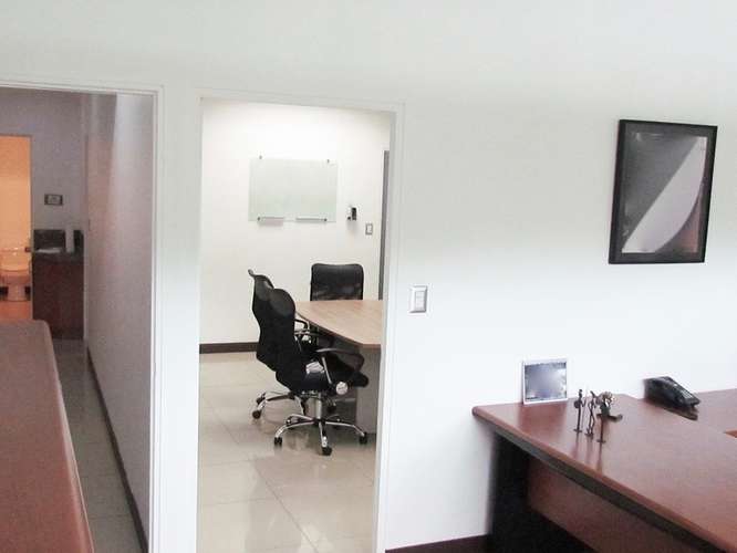 Oficina en Alquiler en Escazú (La Paco)| 110 m², Mezzanina, Mobiliario y 2 Parqueos Privados ID11674 - Imagen 11