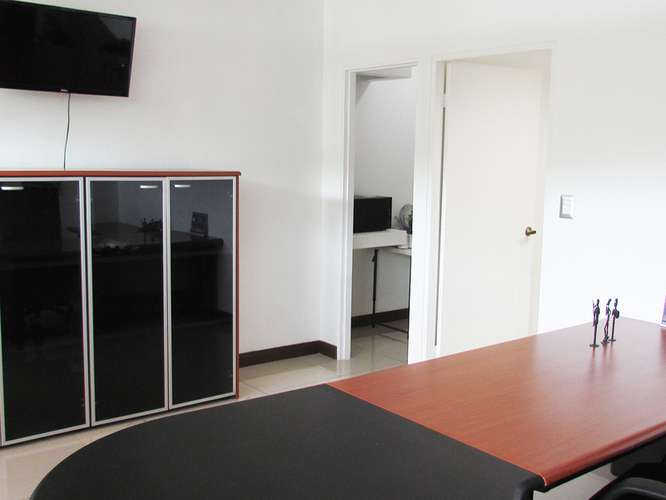 Oficina en Alquiler en Escazú (La Paco)| 110 m², Mezzanina, Mobiliario y 2 Parqueos Privados ID11674 - Imagen 12