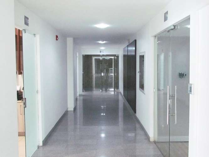Oficina en Alquiler en Escazú (La Paco)| 110 m², Mezzanina, Mobiliario y 2 Parqueos Privados ID11674 - Imagen 4