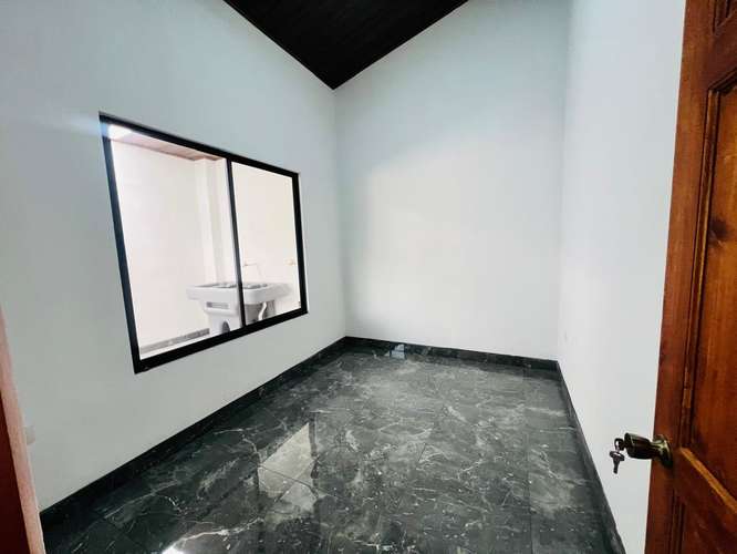 EXCLUSIVA CASA EN ALQUILER - Imagen 3
