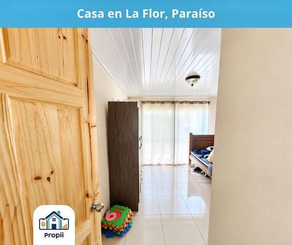 Se vende casa en La Flor, Santiago de Paraíso, Cartago - 3 Habs, Parqueo para 2 carros y Patio amplio