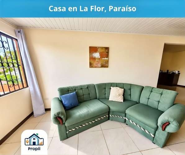 Se vende casa en La Flor, Santiago de Paraíso, Cartago - 3 Habs, Parqueo para 2 carros y Patio amplio