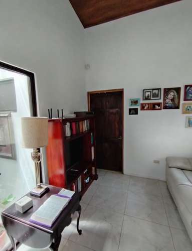 Hermosa Casa En Venta En Residencial De Alta Plusvalía - Imagen 3