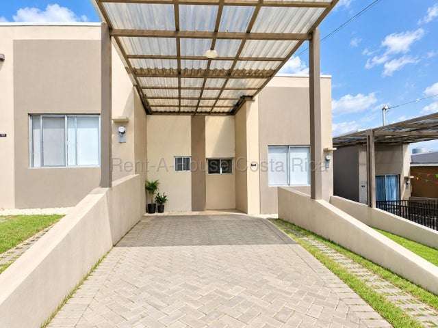 Oportunidad en Alajuela Condominio Akari Casa de un solo nivel 3 Habitaciones 2 puestos de parqueo - Imagen 1