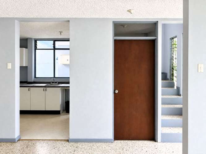 APARTAMENTO TIPO TOWN HOUSE EN SABANA SUR. MATA REDONDA. - Imagen 3