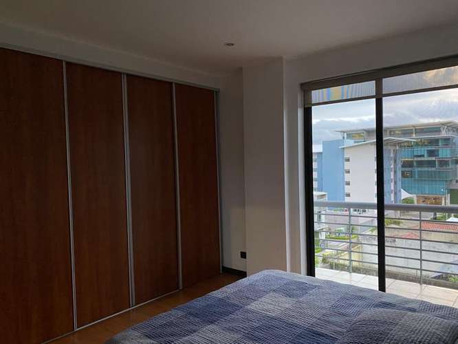  ¡VENTA – APARTAMENTO AMUEBLADO EN TREJOS MONTEALEGRE, ESCAZÚ!    Trejos Montealegre, Escazú – Una de las zonas  - Imagen 9