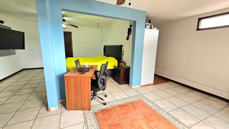 Se alquila amplia casa en Ayarco Curridabat. Cod 25388 - Imagen 11