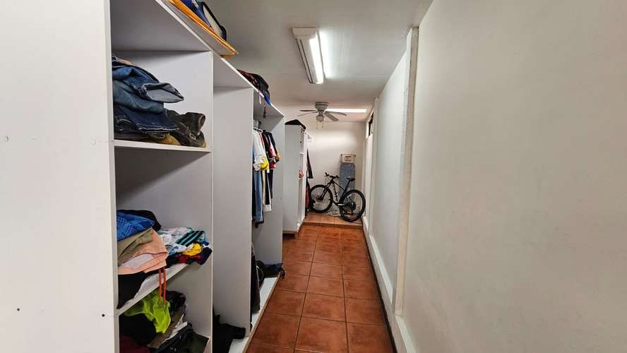 Se alquila amplia casa en Ayarco Curridabat. Cod 25388 - Imagen 12