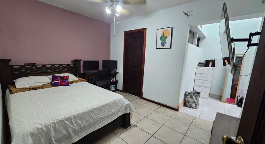 Se alquila amplia casa en Ayarco Curridabat. Cod 25388 - Imagen 13