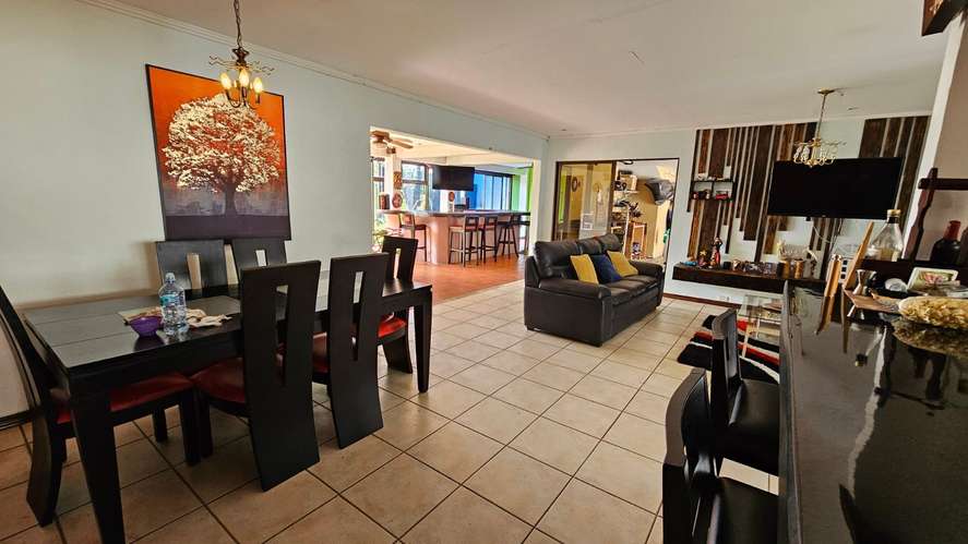 Se alquila amplia casa en Ayarco Curridabat. Cod 25388 - Imagen 6