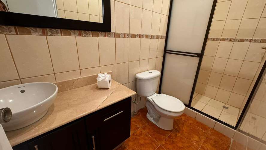 venta casa en uruca de dos plantas cerca del hospital mexico - Imagen 2