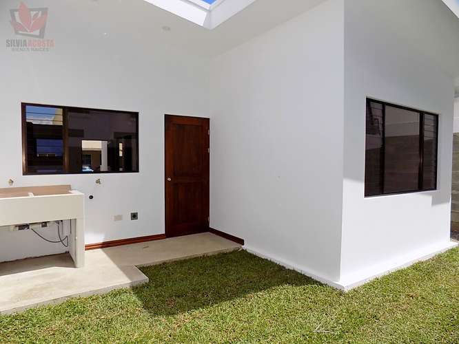 ALQUILER CASA EN CARTAGO CONDOMINIO NOBLEZA DE CORIS