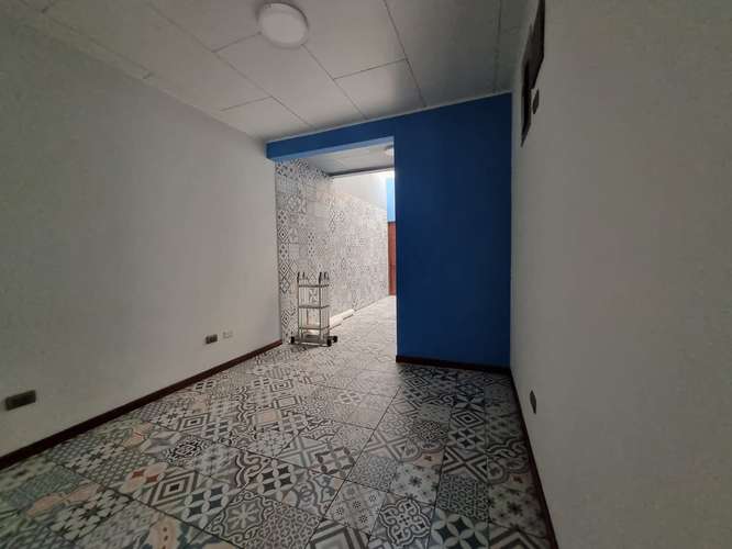 Alquiler de local de 2 niveles en Cartago centro. - Imagen 8