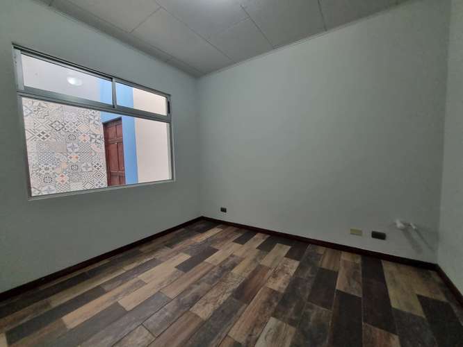 Alquiler de local de 2 niveles en Cartago centro. - Imagen 11