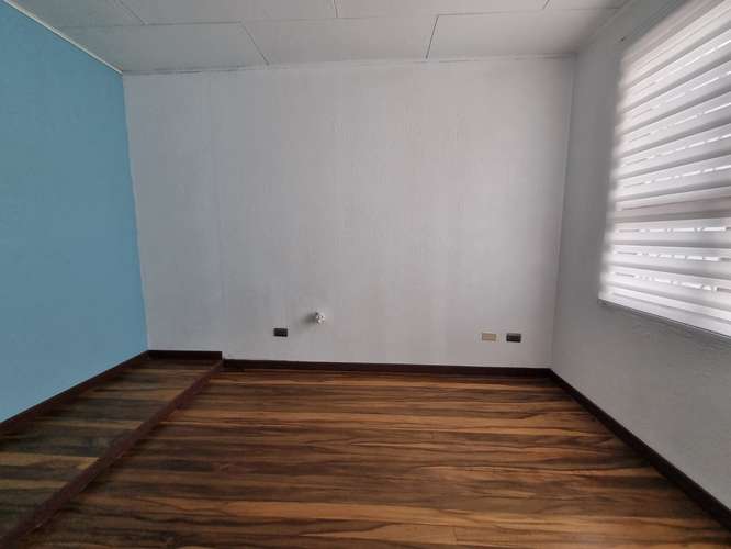 Alquiler de local de 2 niveles en Cartago centro. - Imagen 4