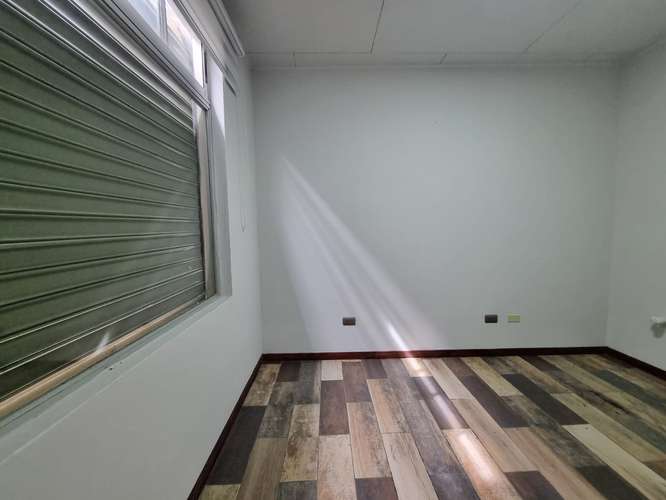 Alquiler de local de 2 niveles en Cartago centro. - Imagen 3