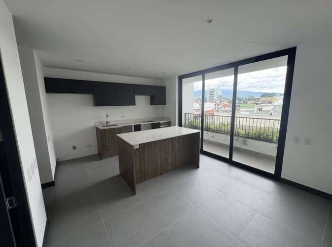 Venta Barrio Escalante 1 Habitación 1.5 Baños  1 Parqueo Edificio DENT 7  - Imagen 2