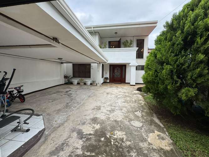 Venta de casa de dos plantas en la Uruca, por el hospital del Trauma -EU ID43919 - Imagen 17