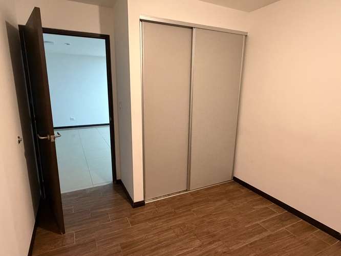 Apartamento en piso 4 con dos parqueos en Granadilla - Imagen 6