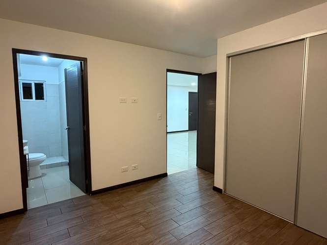 Apartamento en piso 4 con dos parqueos en Granadilla - Imagen 5