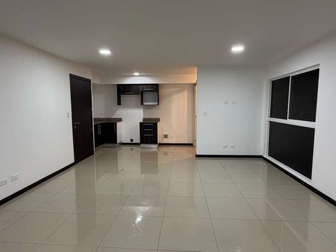 Apartamento en piso 4 con dos parqueos en Granadilla
