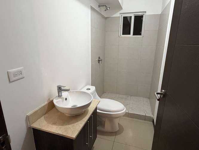 Apartamento en piso 4 con dos parqueos en Granadilla - Imagen 8