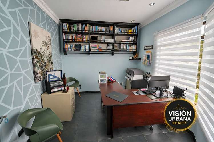 Propiedad con Uso de Suelo mixto de 1657.85m2 en Santo Domingo de Heredia