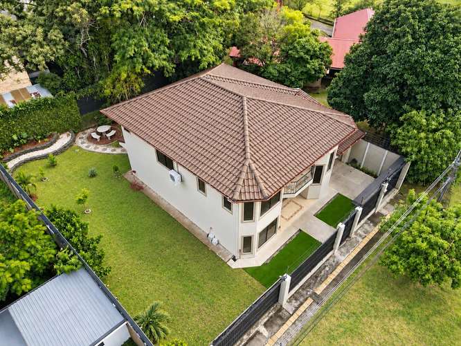 ALQUILER DE CASA INDEPENDIENTE EN BRASIL DE SANTA ANA* - Imagen 7