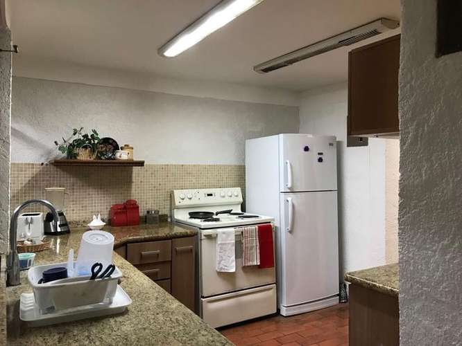 Casa en Escazú con Muebles - Incluye Agua e Internet - No Mascotas