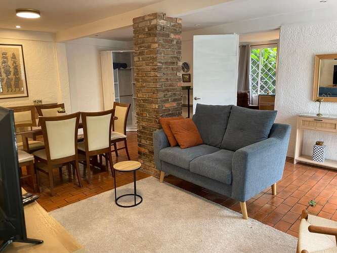 Casa en Escazú con Muebles - Incluye Agua e Internet - No Mascotas