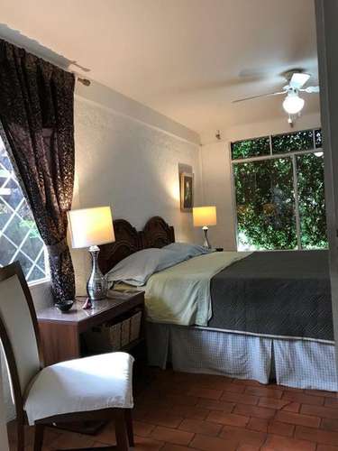 Casa en Escazú con Muebles - Incluye Agua e Internet - No Mascotas