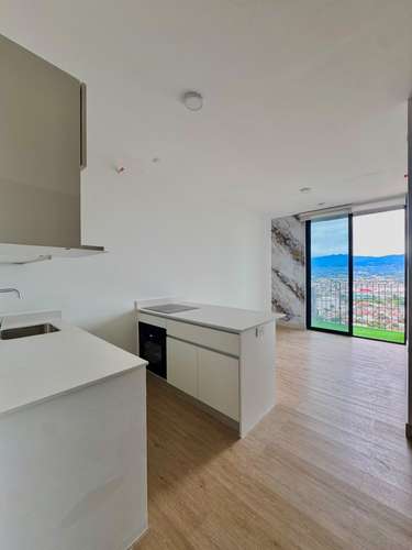 Apartamento con Línea Blanca y Parqueo más Bodega 1200$ - Imagen 1