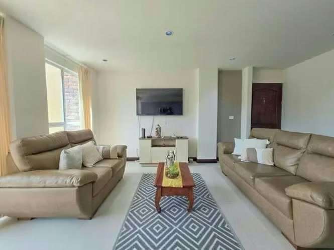 Apartamento de 2 habit. full amueblado con vistas en San Rafael Escazú
