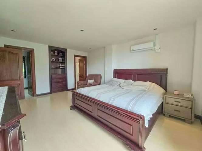 Apartamento de 2 habit. full amueblado con vistas en San Rafael Escazú