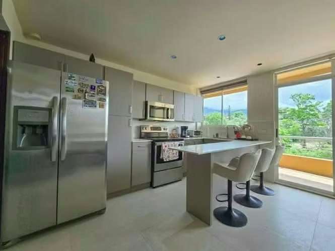 Apartamento de 2 habit. full amueblado con vistas en San Rafael Escazú