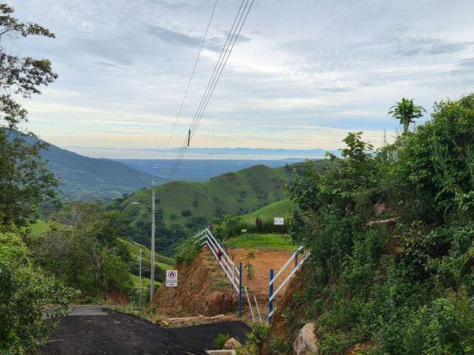 Amplios lotes con vistas al Mar (Pacífico Central) y las montañas, listos para construir  - Imagen 18
