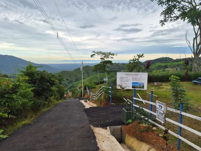 Amplios lotes con vistas al Mar (Pacífico Central) y las montañas, listos para construir 